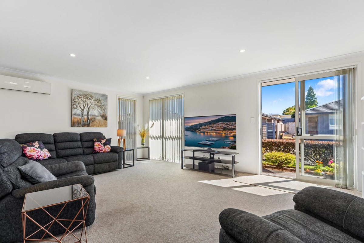 8 Seashell Drive, Papamoa Beach, Papamoa - Carousel 2
