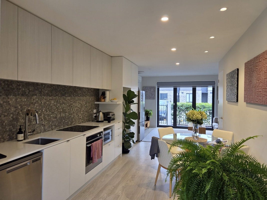 2/210 Hereford Street, Christchurch Central, Christchurch - Carousel 2