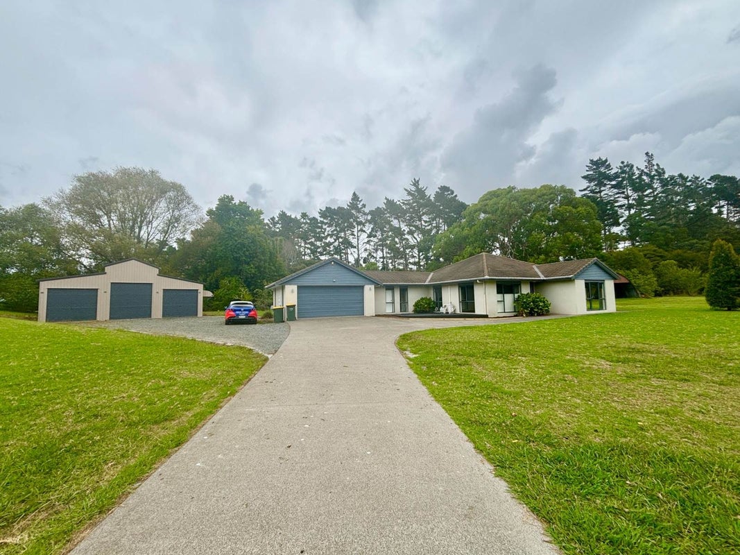 421A Duck Creek Road, Stillwater, Silverdale - Carousel 1