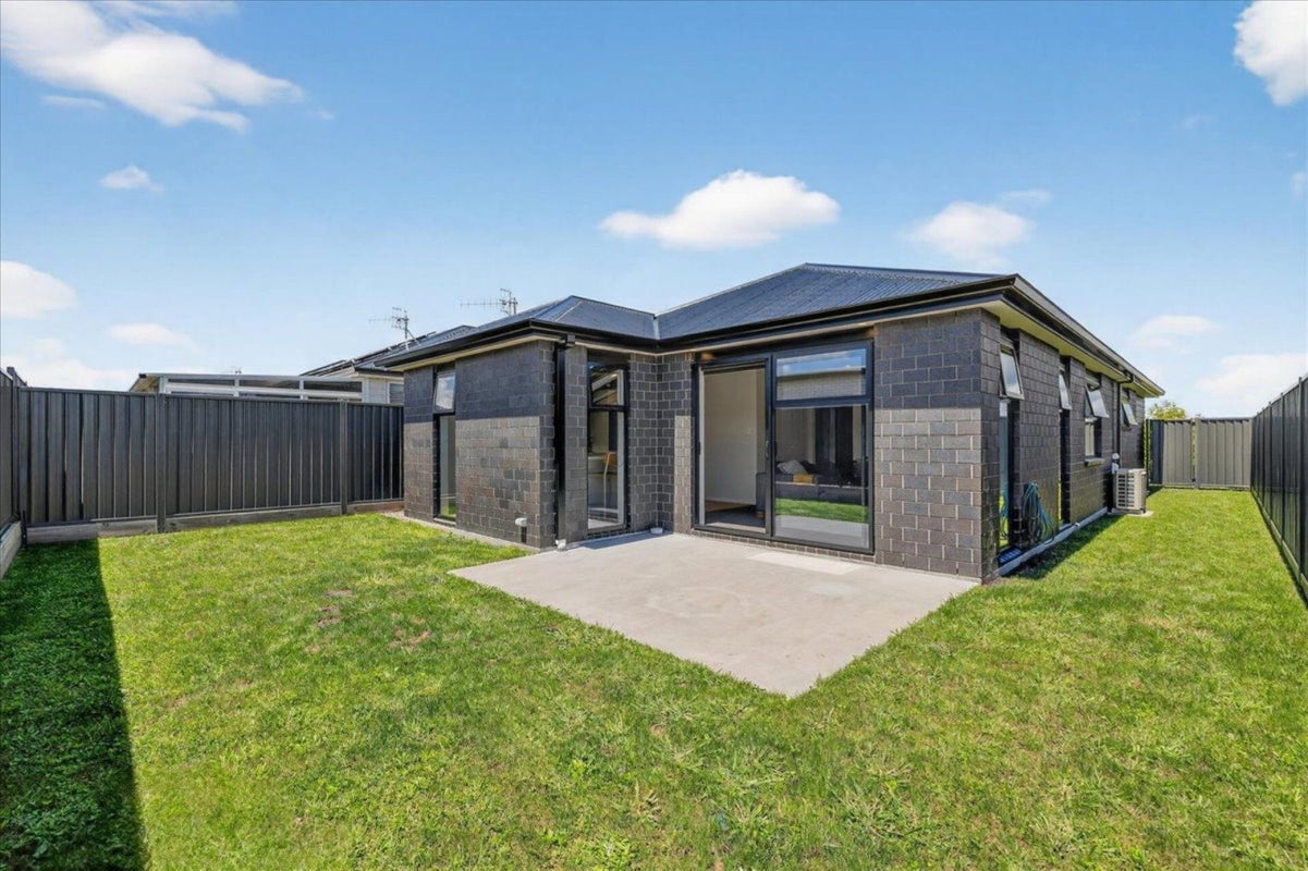 46 Hammick Crescent, Pyes Pa, Tauranga - Carousel 2