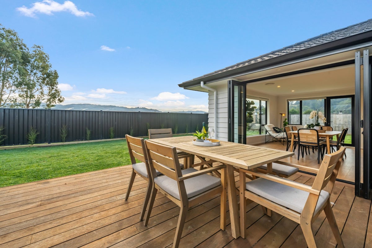 79 Mawai Hakona Drive, Wallaceville, Upper Hutt - Carousel 2