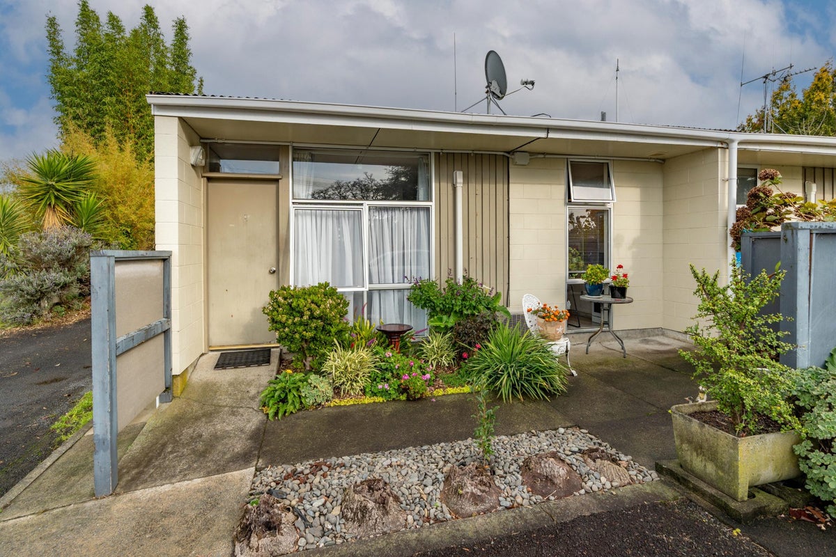 6/20 Riverlea Road, Riverlea, Hamilton - Carousel 1