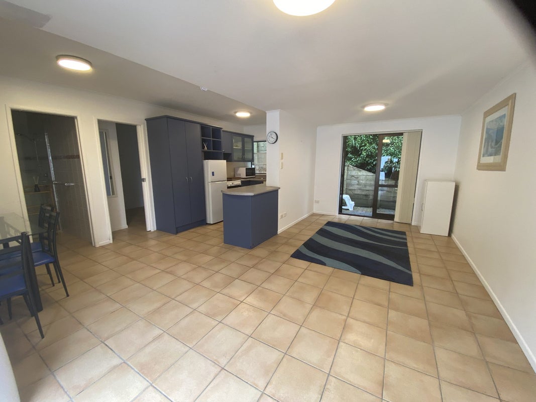 1/846 Beach Road, Torbay, Auckland - Carousel 1