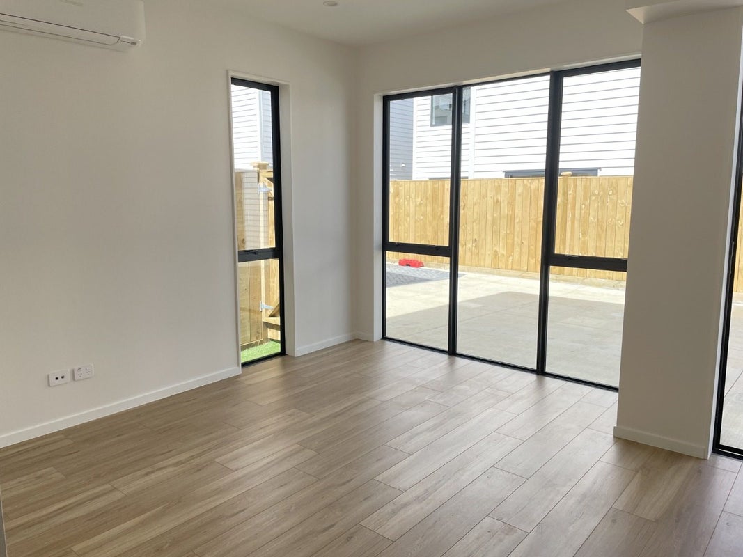 17C Stanniland Street, Sunnyhills, Auckland - Carousel 2