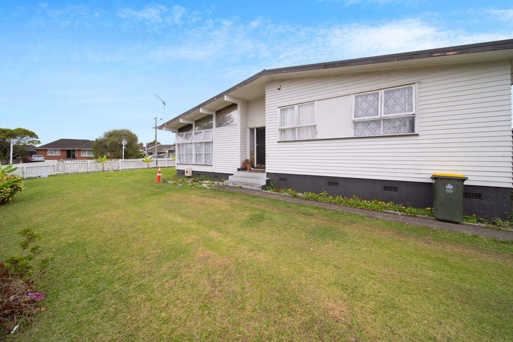 2 Coptic Place, Mangere East, Auckland - Carousel 2
