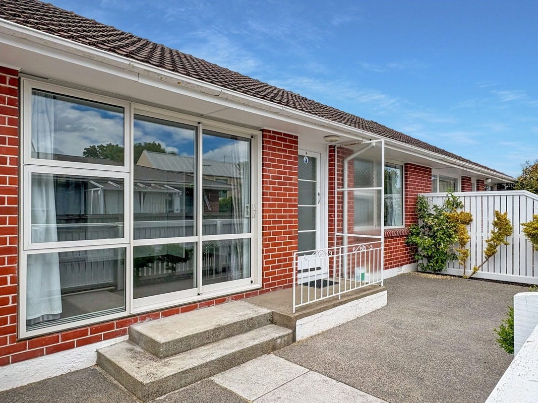 4/28 Aikmans Road, Merivale, Christchurch - Carousel 1
