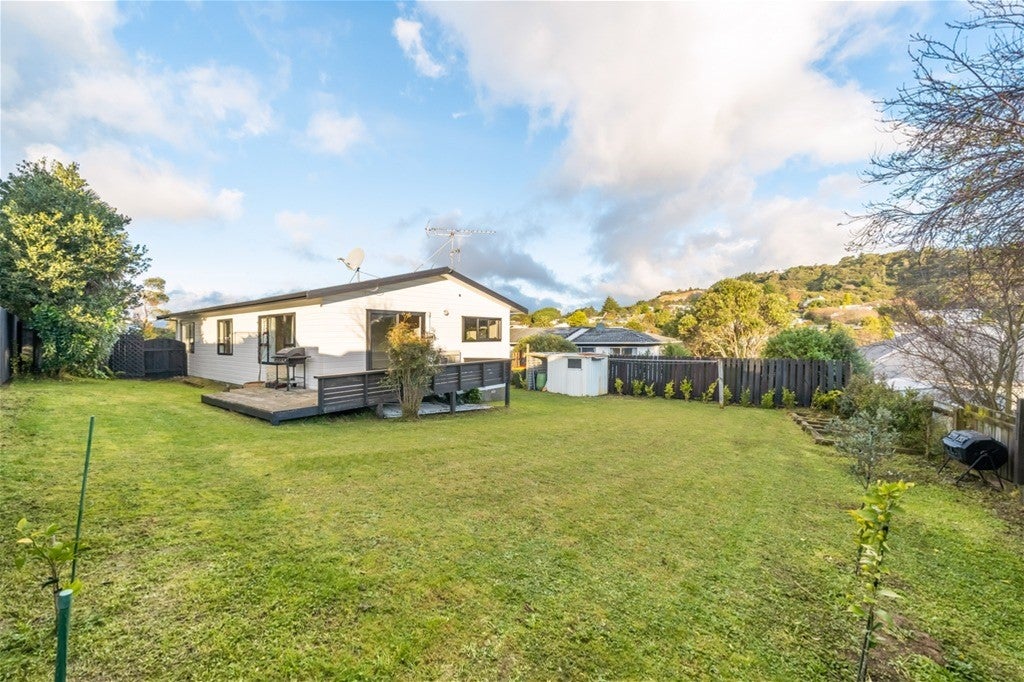 110 Leeward Drive, Whitby, Porirua - Carousel 2