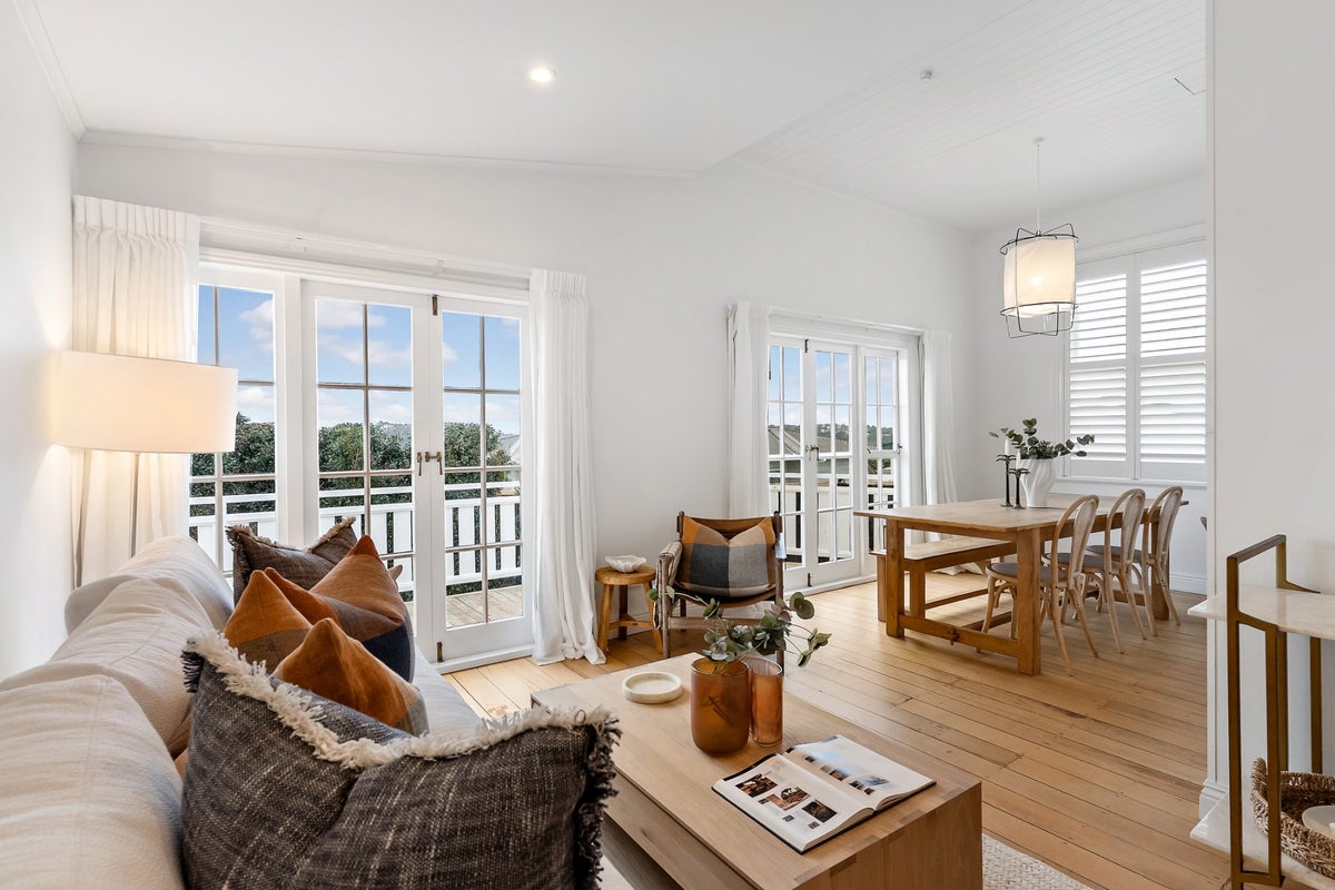 8 Fordham Street, Beach Haven, Auckland - Carousel 2