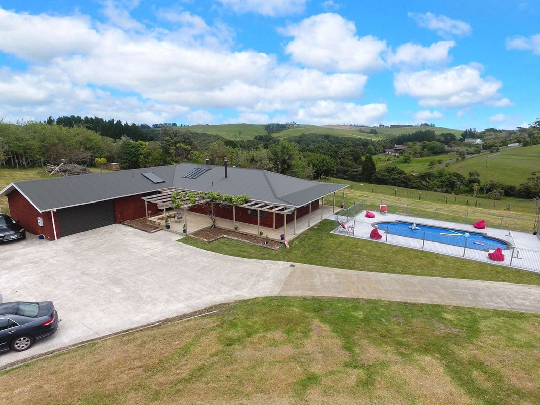 1435 Old North Road, Helensville, Helensville - Carousel 1