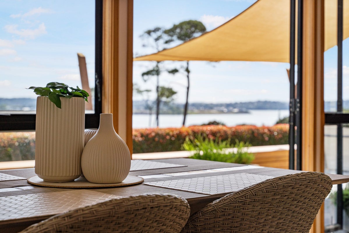 15 Monet Grove, West Harbour, Auckland - Carousel 2