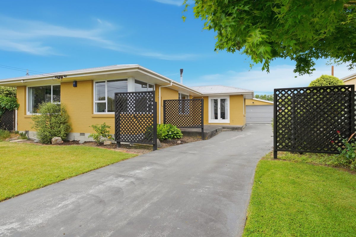 83 Englefield Road, Northwood, Christchurch - Carousel 1