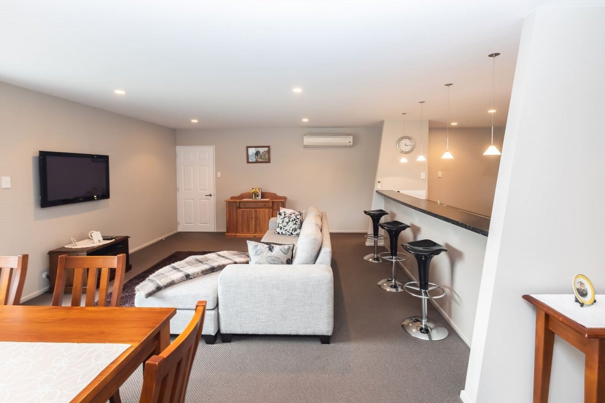 42 Burbank Drive, Aidanfield, Christchurch - Carousel 2