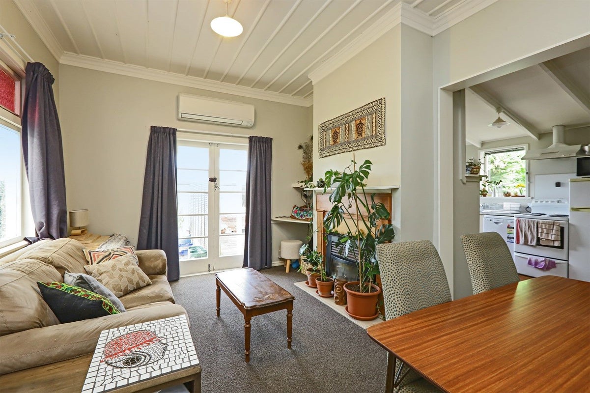 6 Lucknow Terrace, Hospital Hill, Napier - Carousel 2