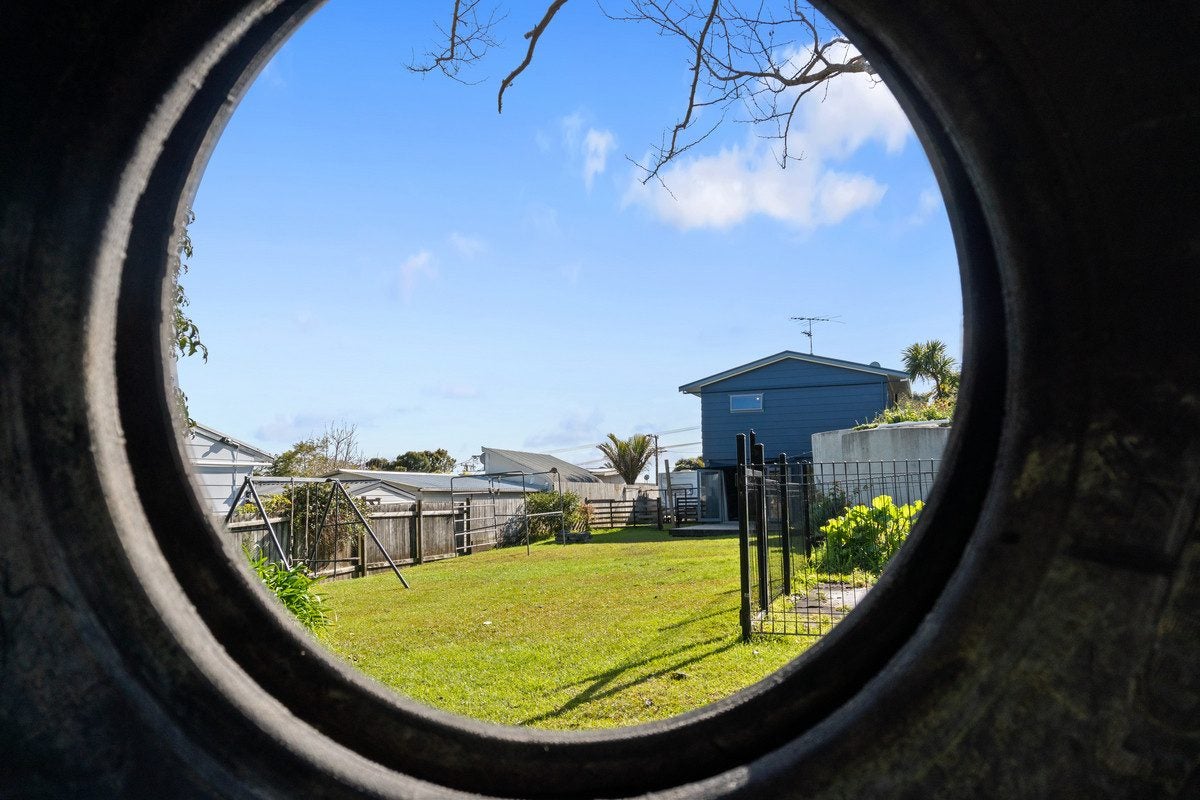 1291 Whangaparaoa Road, Army Bay, Whangaparaoa - Carousel 1