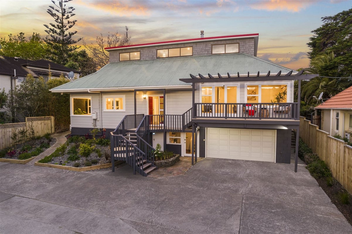 113 Beach Road, Castor Bay, Auckland - Carousel 1