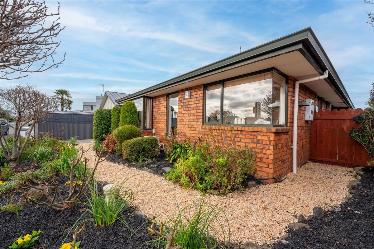 2/109 Le Cren Street, Seaview, Timaru - Carousel 1