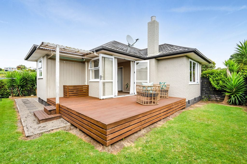 17 Rainsford Street, Moturoa, New Plymouth - Carousel 2