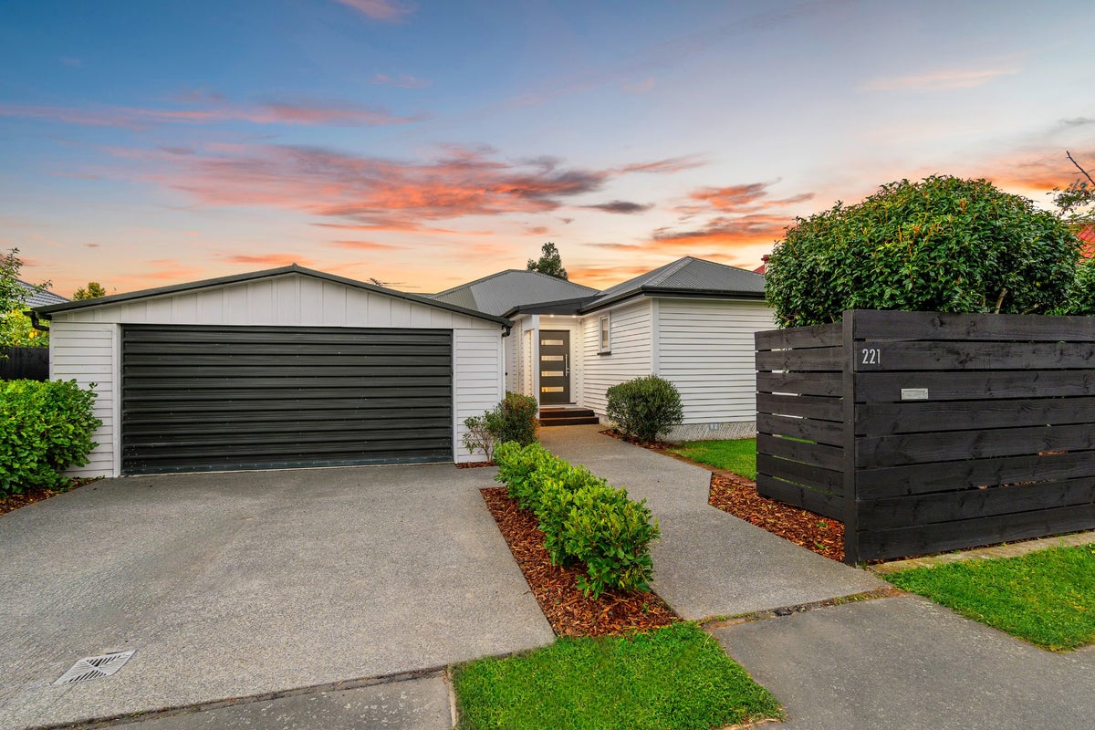 221 Weston Road, St Albans, Christchurch - Carousel 2