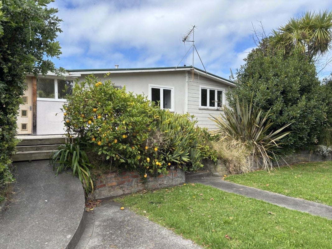32 Bignell Street, Gonville, Whanganui - Carousel 17