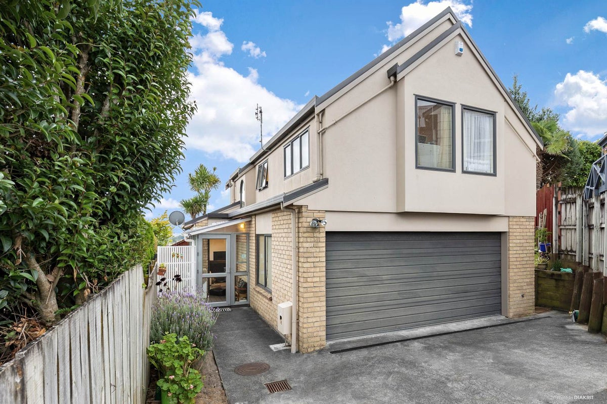 23A Lewisham Street, Highland Park, Auckland - Carousel 1