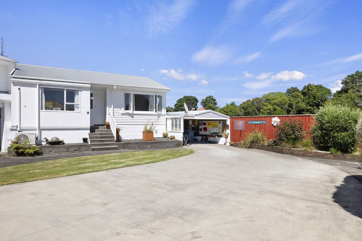 92A South Road, Blagdon, New Plymouth - Carousel 1