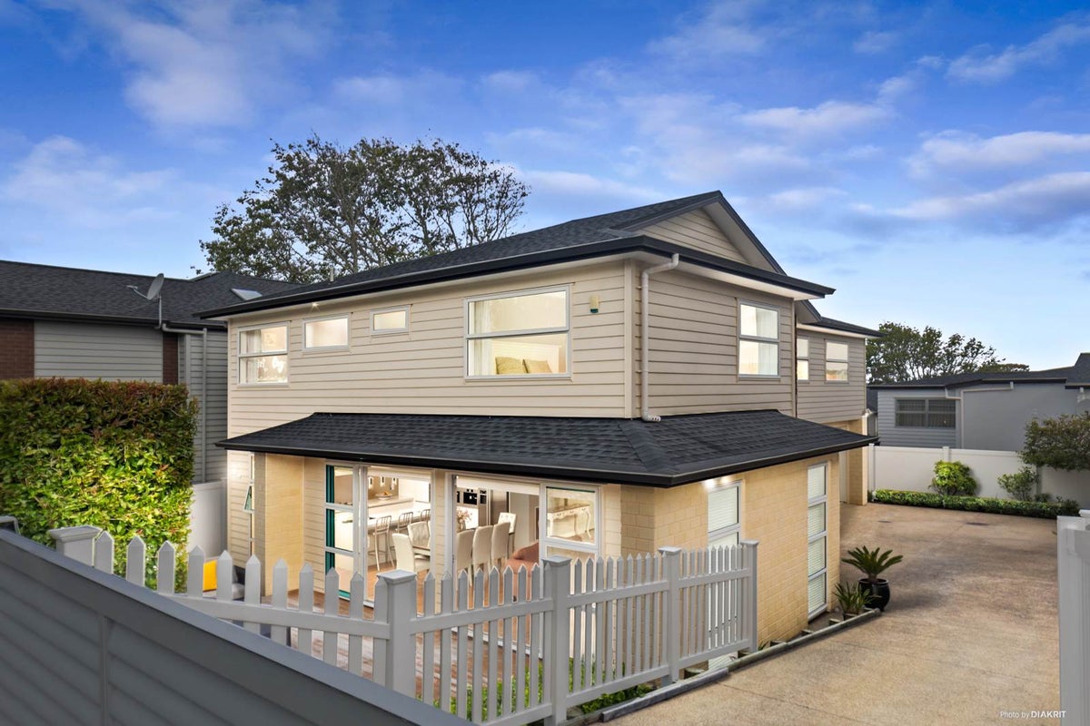 25 Mount Taylor Drive, Glendowie, Auckland - Carousel 2