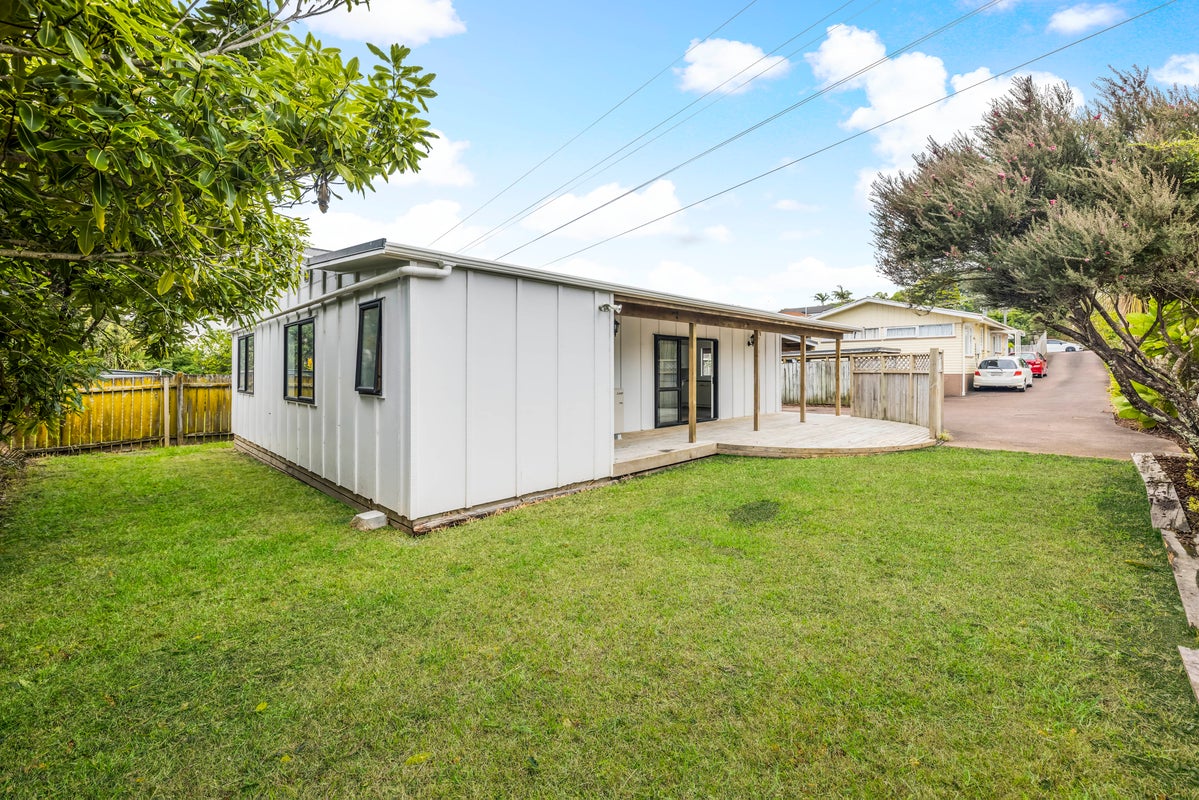 49A Margate Road, Blockhouse Bay, Auckland - Carousel 1