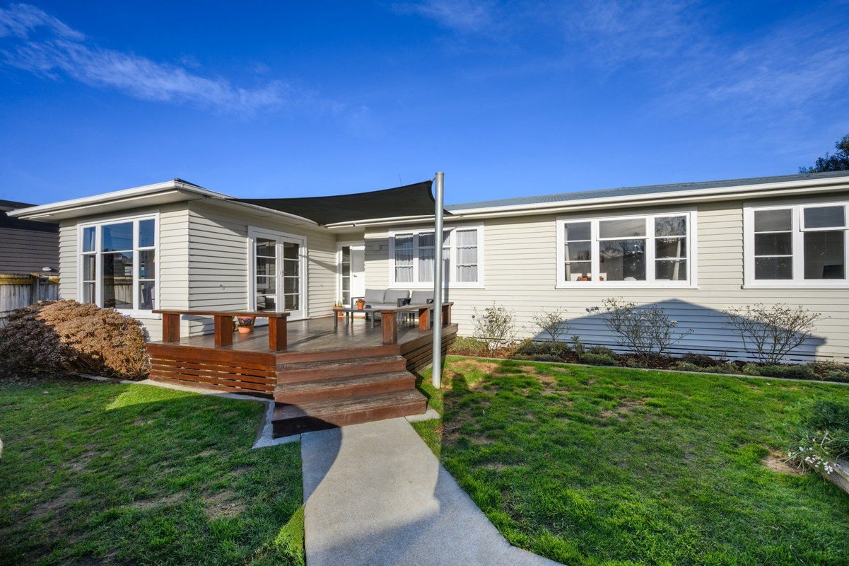 15B Lifford Place, Awapuni, Palmerston North, Manawatu / Whanganui - Carousel 1