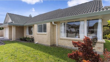 1 Formby Avenue, Point Chevalier, Auckland - Carousel 1
