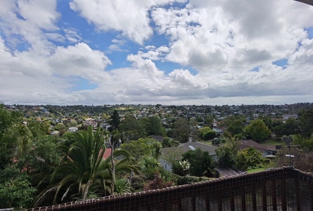 23 Squirrel Lane, Browns Bay, Auckland - Carousel 2