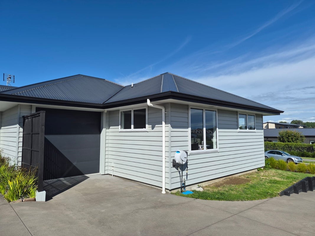 8 Seventh View Avenue, Beachlands, Auckland - Carousel 2