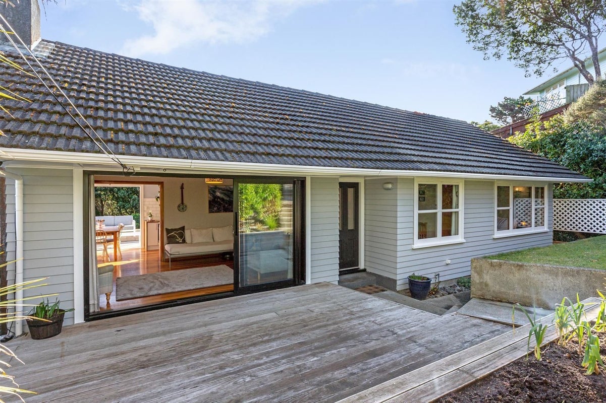 16 Montreal Grove, Kingston, Wellington - Carousel 1