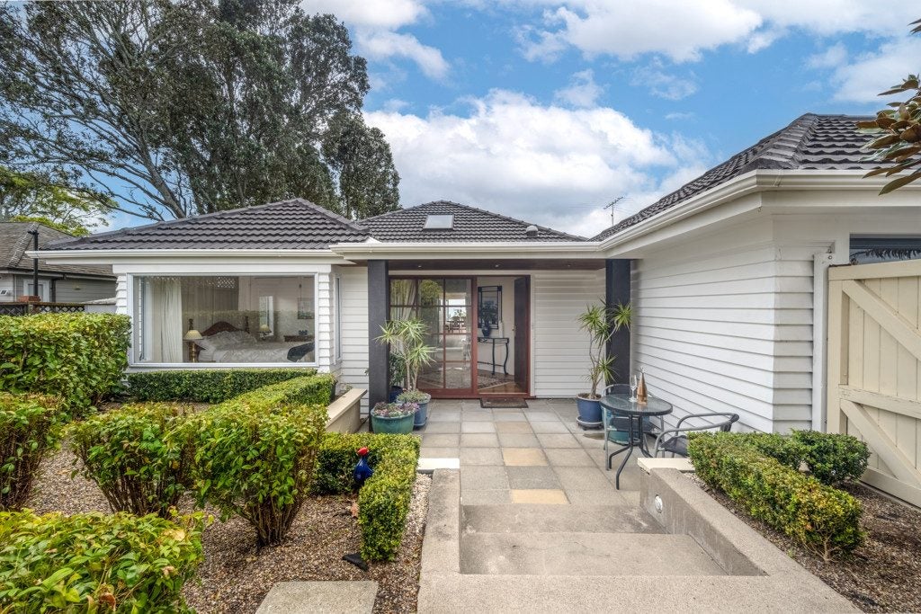 33 Bleakhouse Road, Howick, Auckland - Carousel 1