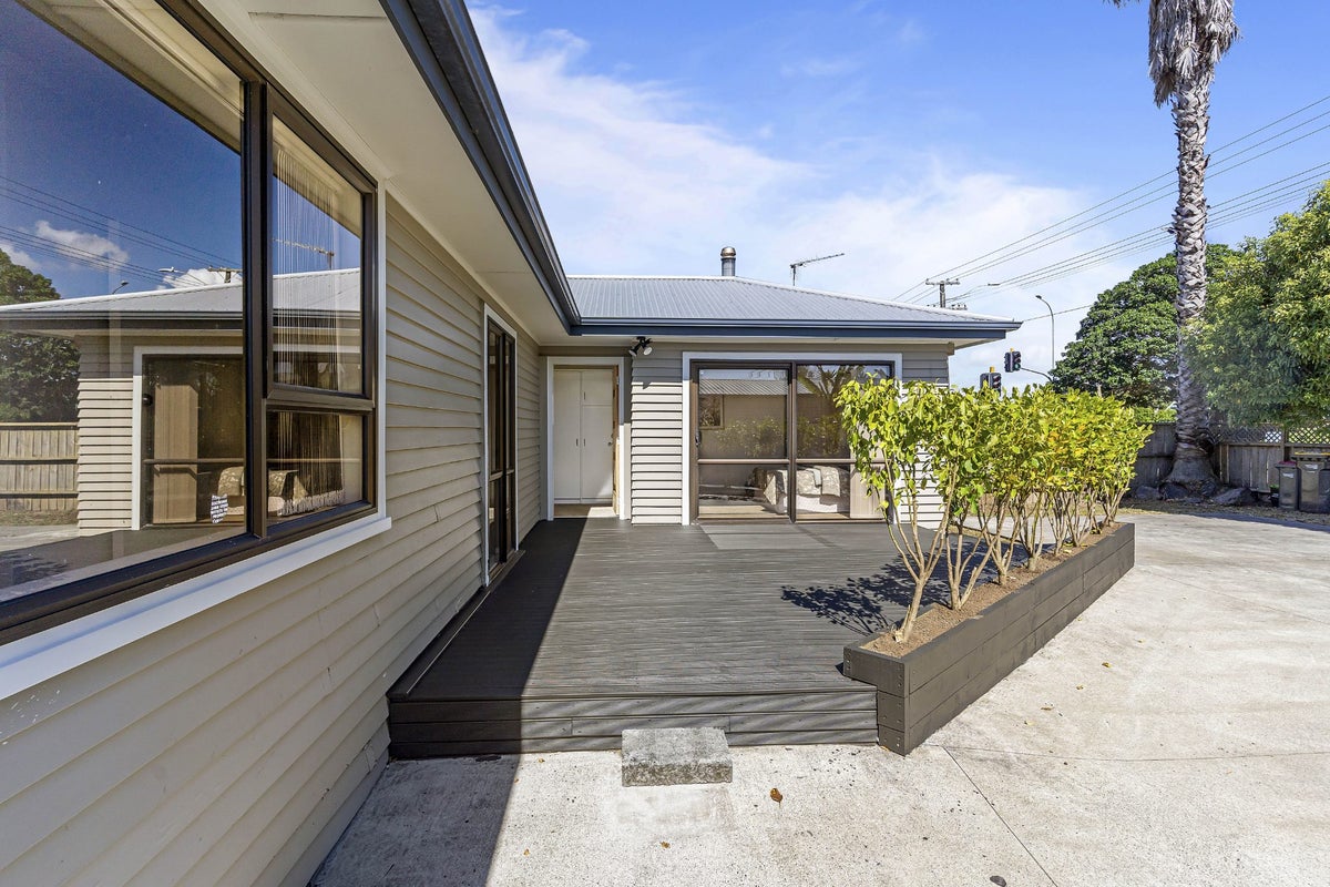 45A Russell Road, Manurewa, Auckland - Carousel 2