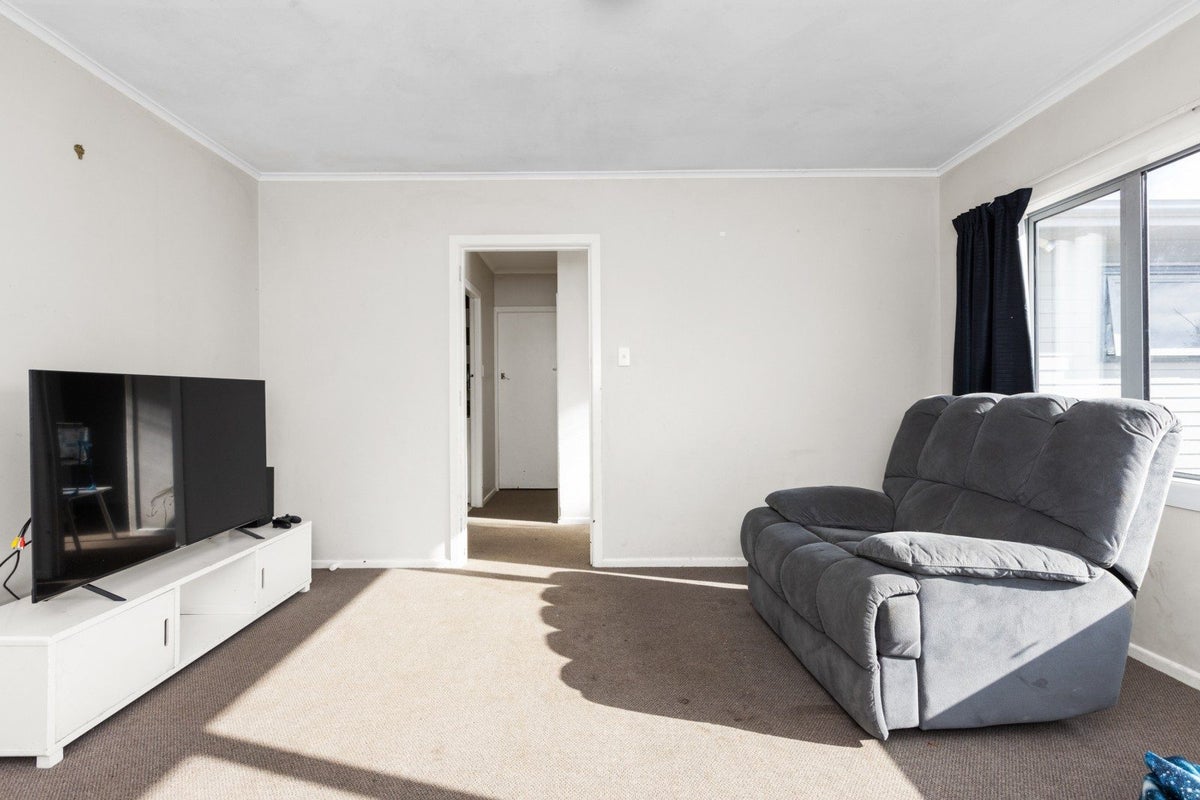 49 Massey Crescent, Marewa, Napier - Carousel 2