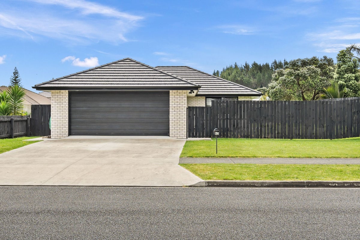 42 Tamure Place, Ruakaka - Carousel 1