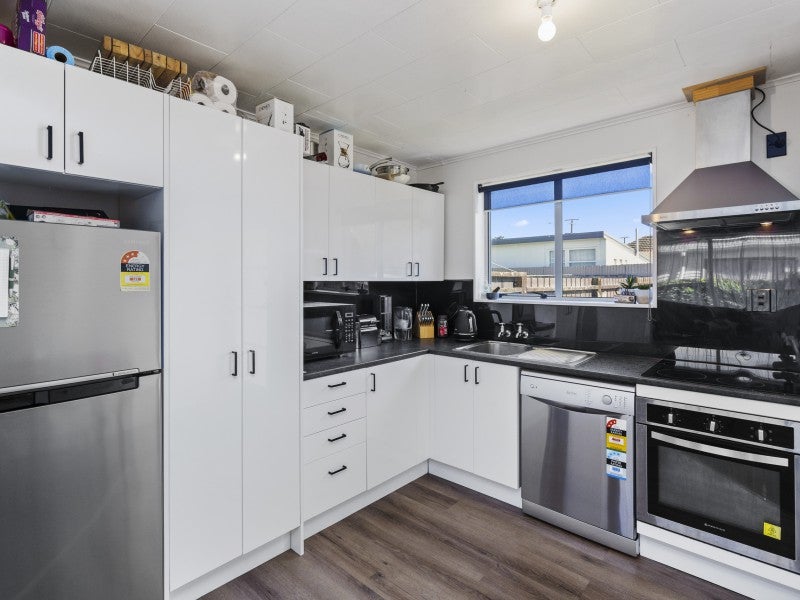 186B WELLINGTON RD, WAINUIOMATA, LOWER HUTT - Carousel 2