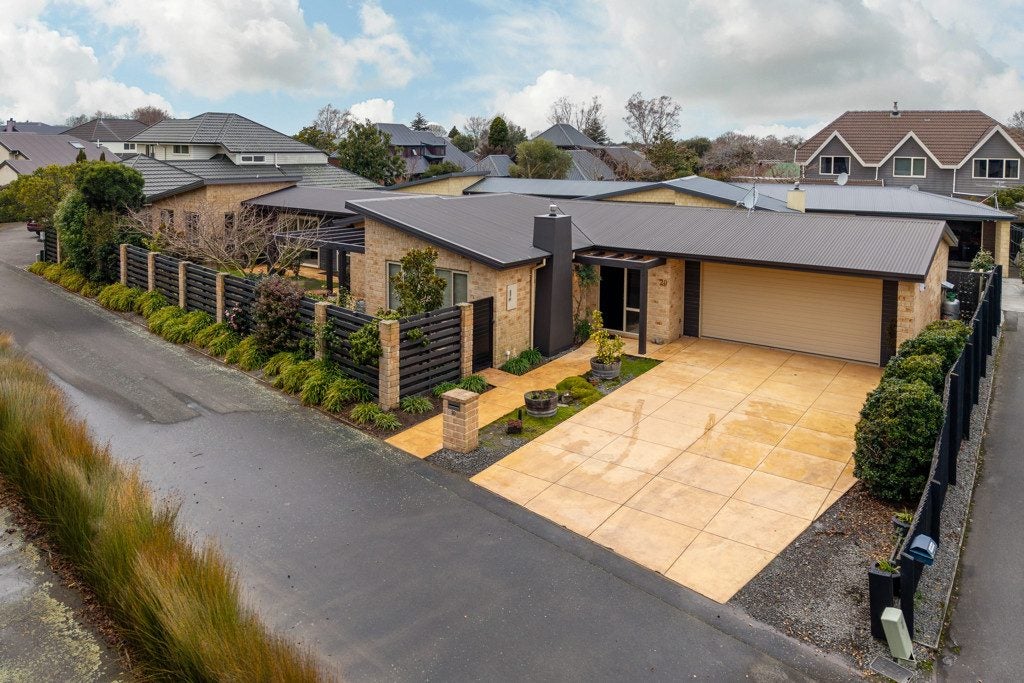 20 Croftwood Lane, Harewood, Christchurch - Carousel 1
