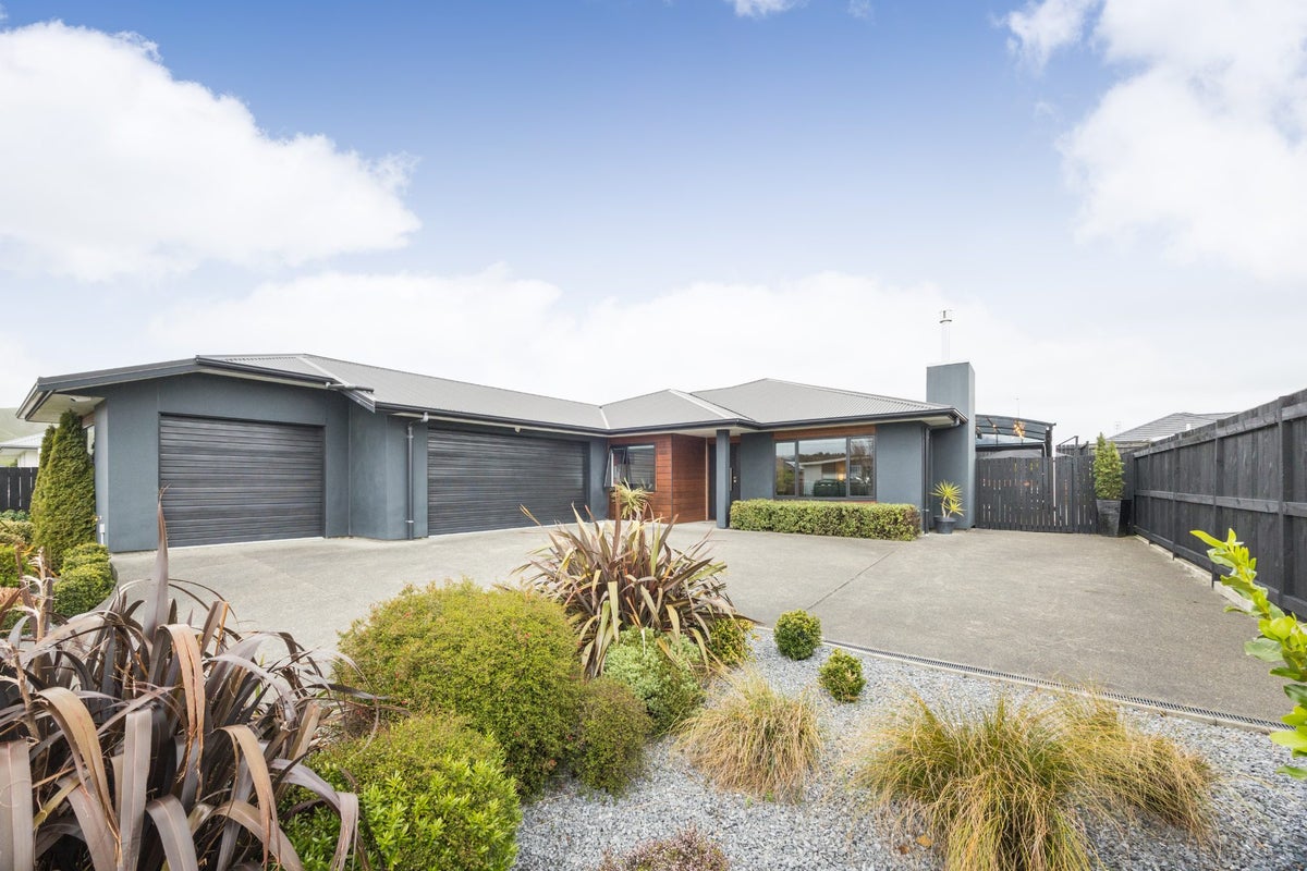 7 Mediterranean Grove, Fitzherbert, Palmerston North, Manawatu / Whanganui - Carousel 1