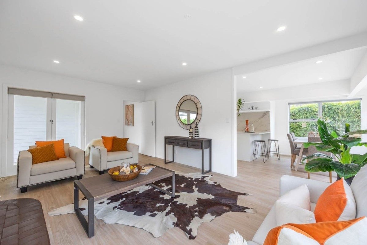 1/11 Corunna Road, Milford, Auckland - Carousel 2