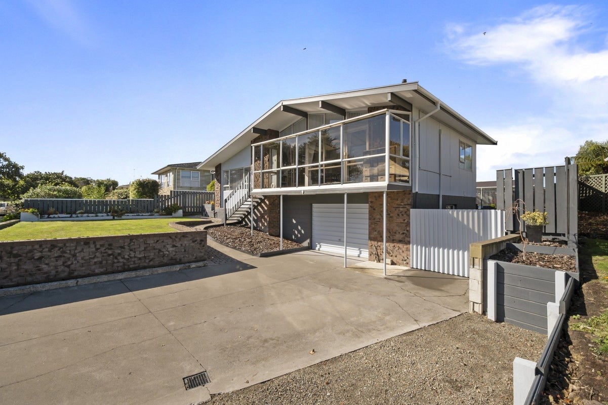2 Palliser Place, Milson, Palmerston North - Carousel 2