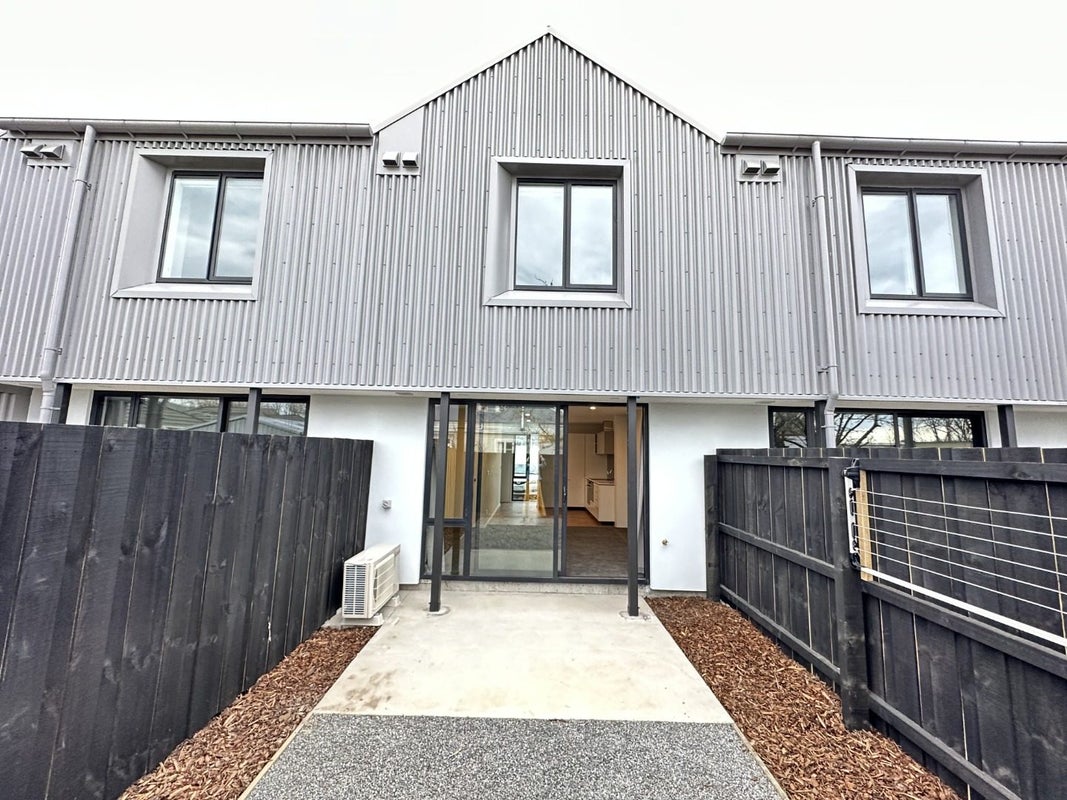 8/30 Frederick Street, Waltham, Christchurch - Carousel 2