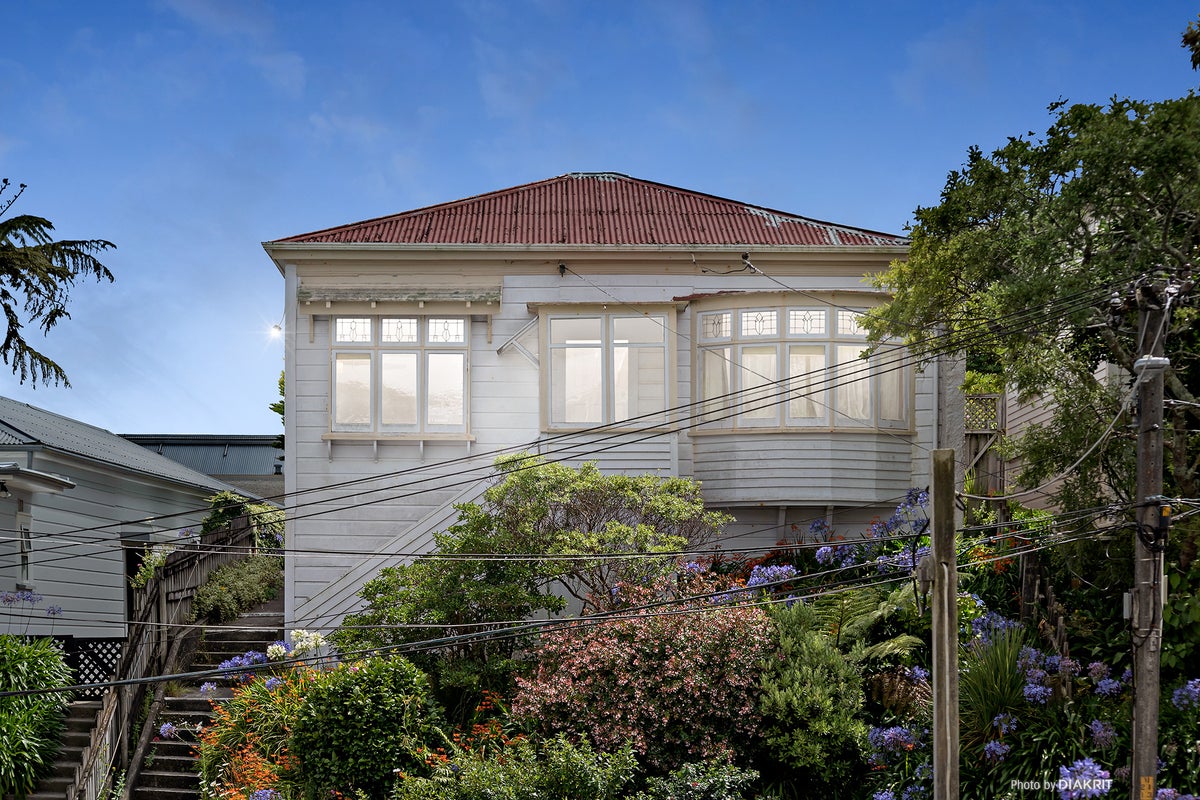 9 Mckinley Crescent, Brooklyn, Wellington - Carousel 1