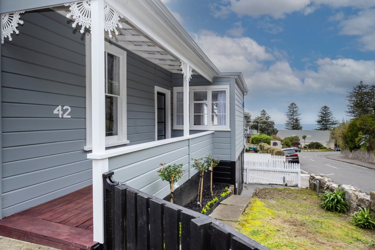 42 Coote Road, Bluff Hill, Napier - Carousel 22