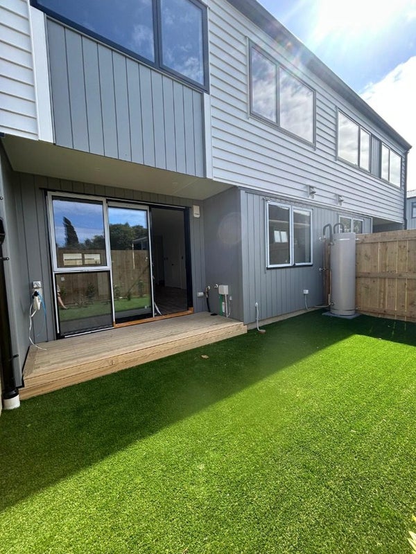 84 Seymour Road, Sunnyvale, Auckland - Carousel 2