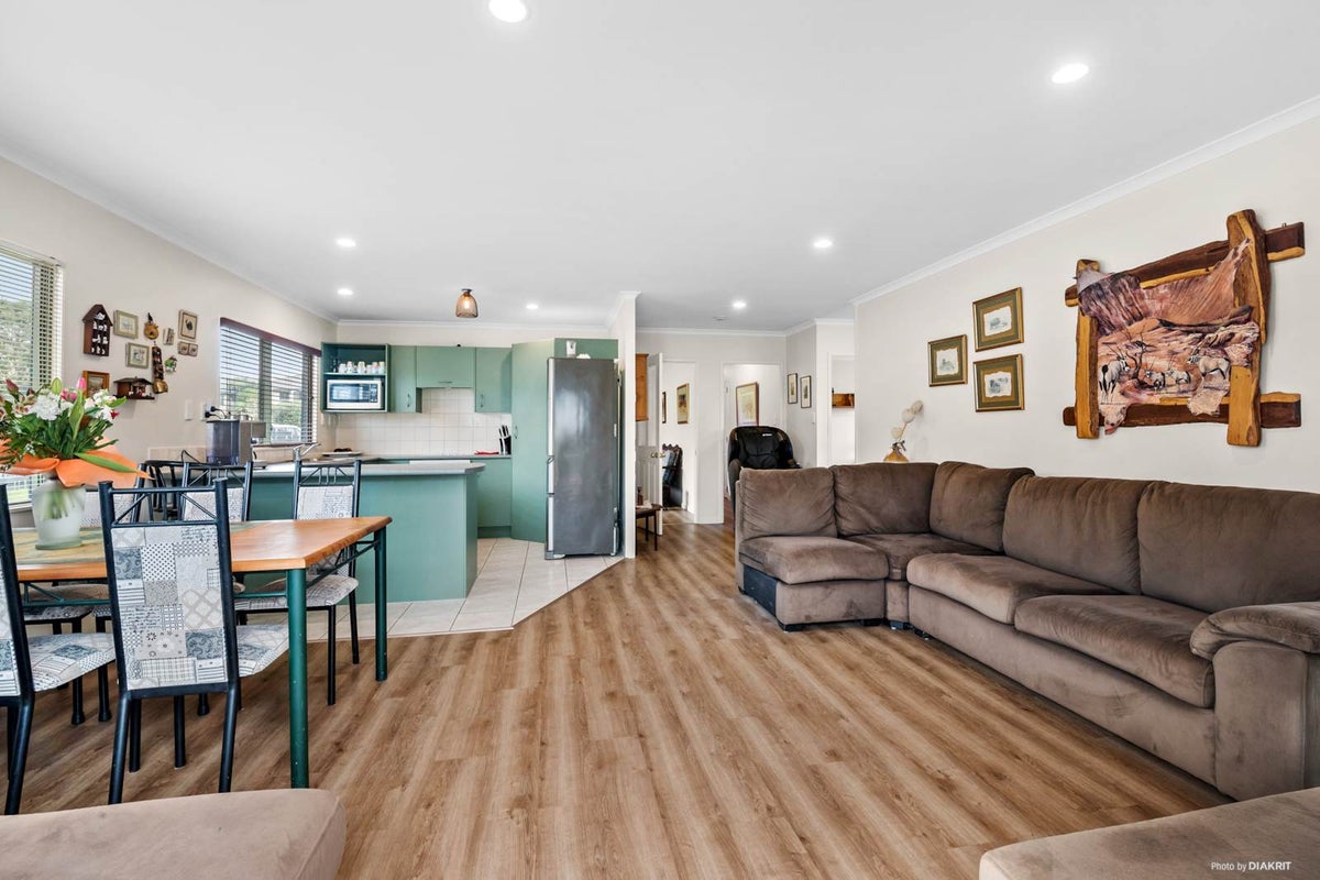 13 Coventry Way, Long Bay, Auckland - Carousel 1