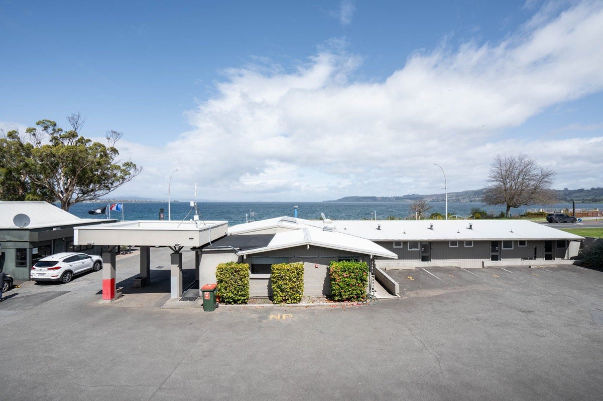 76 Lake Terrace, Taupo, Taupo - Carousel 5
