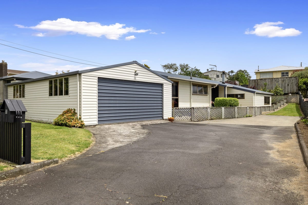 11 Hua Street, Bell Block, New Plymouth - Carousel 1