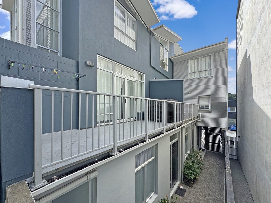 9/24 Hanson Street, Mount Cook, Wellington - Carousel 1