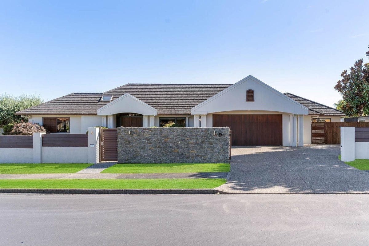 8 Burnaston Court, Dannemora, Auckland - Carousel 1